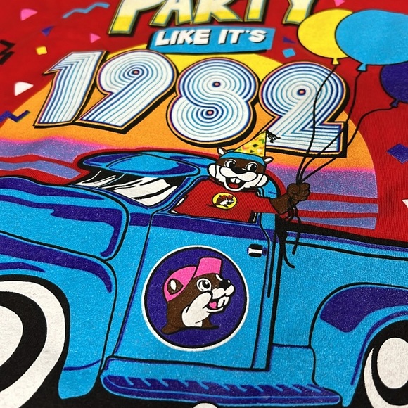 BUC-EE’S mens XL t-shirt Party Like It’s 1982 40 years of peace love & but-Ed’s - Picture 8 of 12